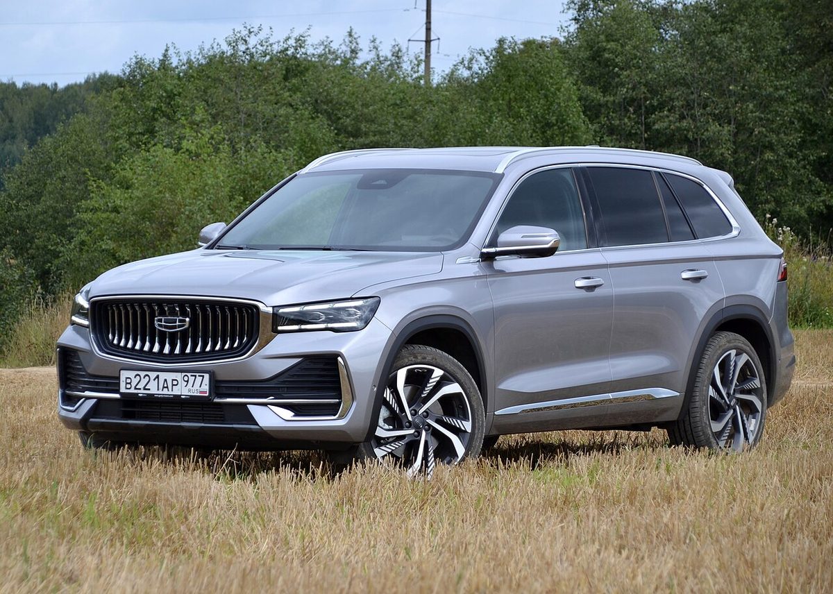 Geely Monjaro (в Китае — Geely Xingyue L) на российских номерах