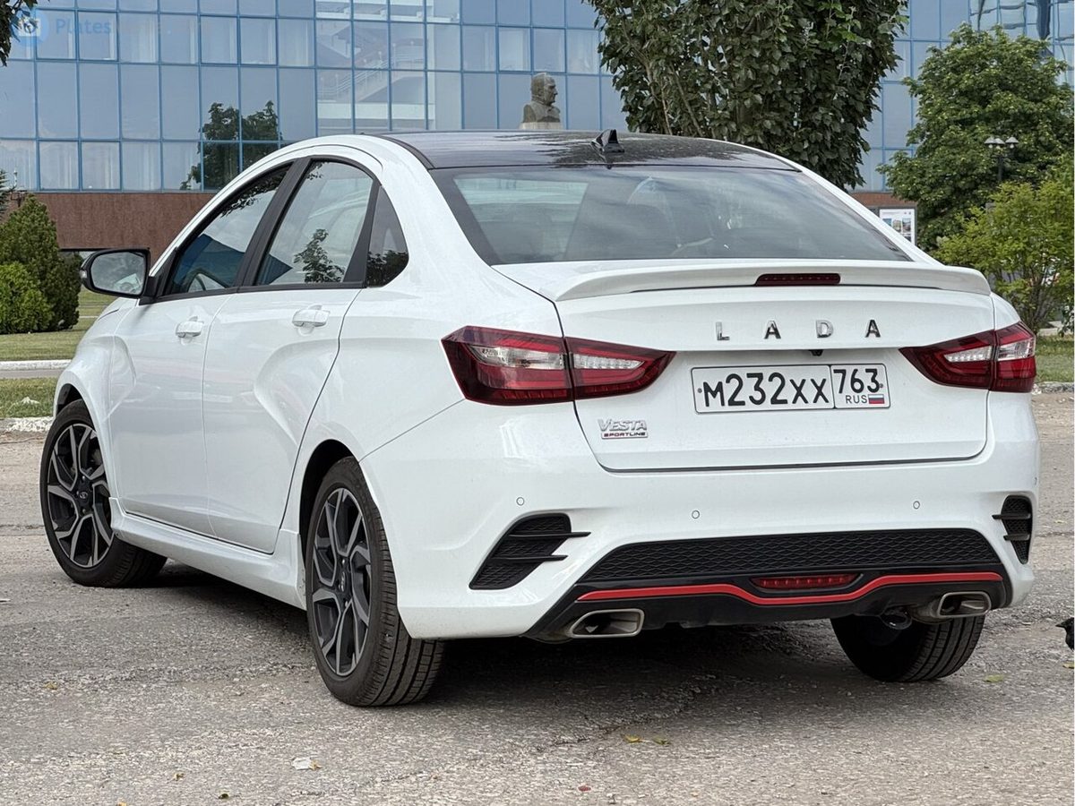 Lada Vesta NG в спортивной версии Sportline, вид сзади