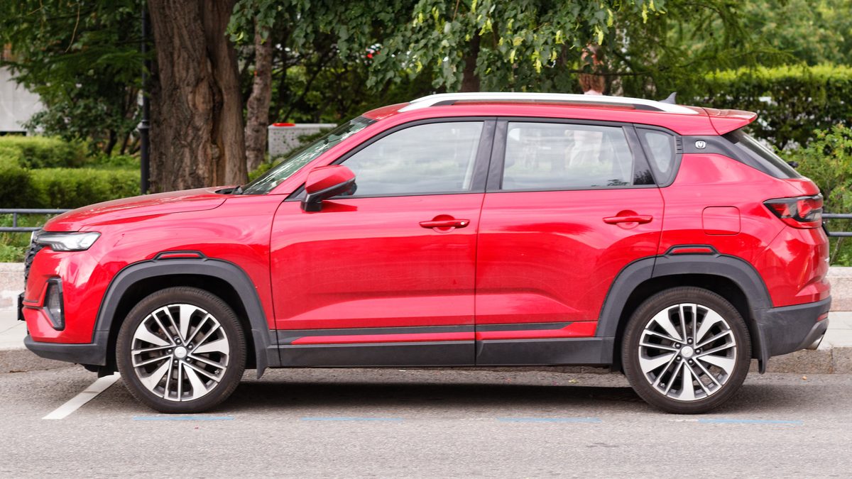 Changan CS35 Plus в Москве, вид сбоку