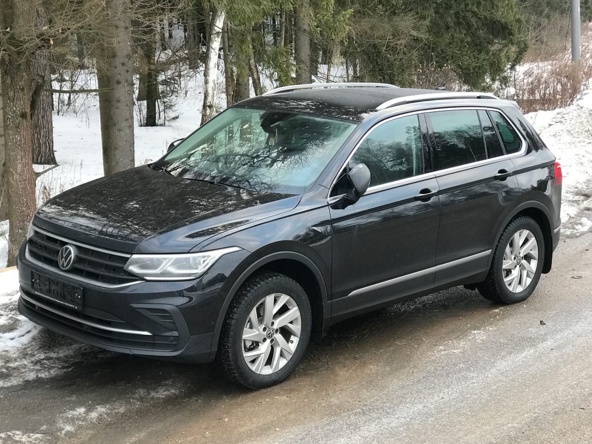 Volkswagen Tiguan II рестайлинг — одна из моделей, попавших под отзыв из-за болта рулевой рейки