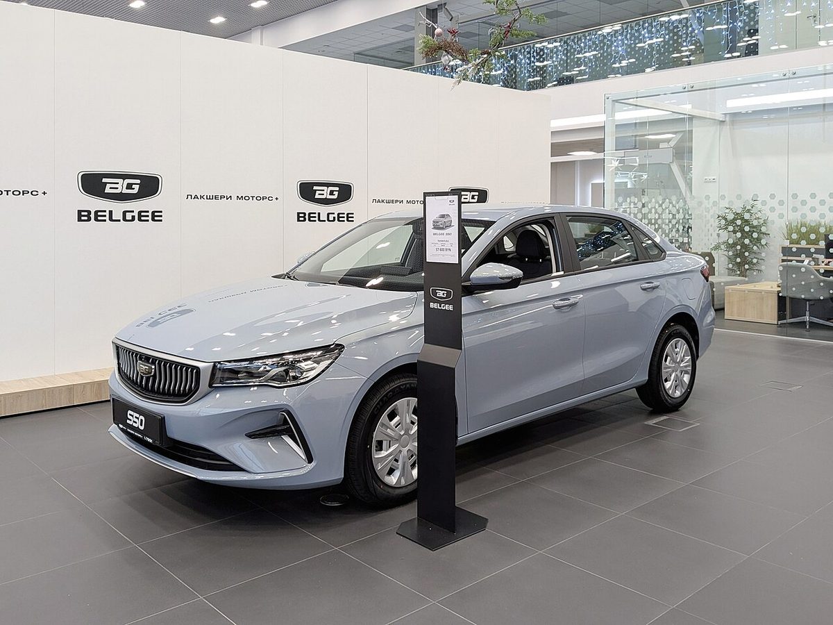 Belgee S50, вид спереди в автосалоне