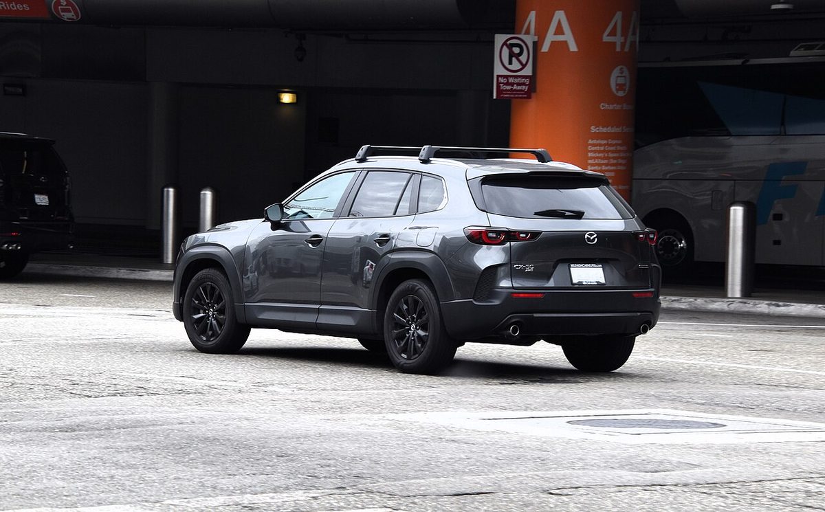 Mazda CX-50 2026 модельного года (американская версия 2.5), вид сзади