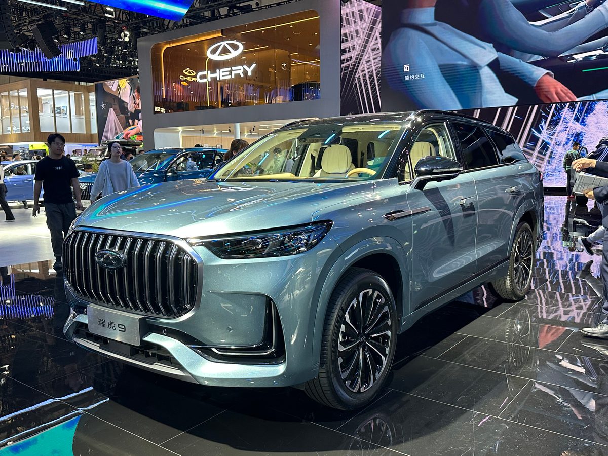 Chery Tiggo 9 на автомобильной выставке